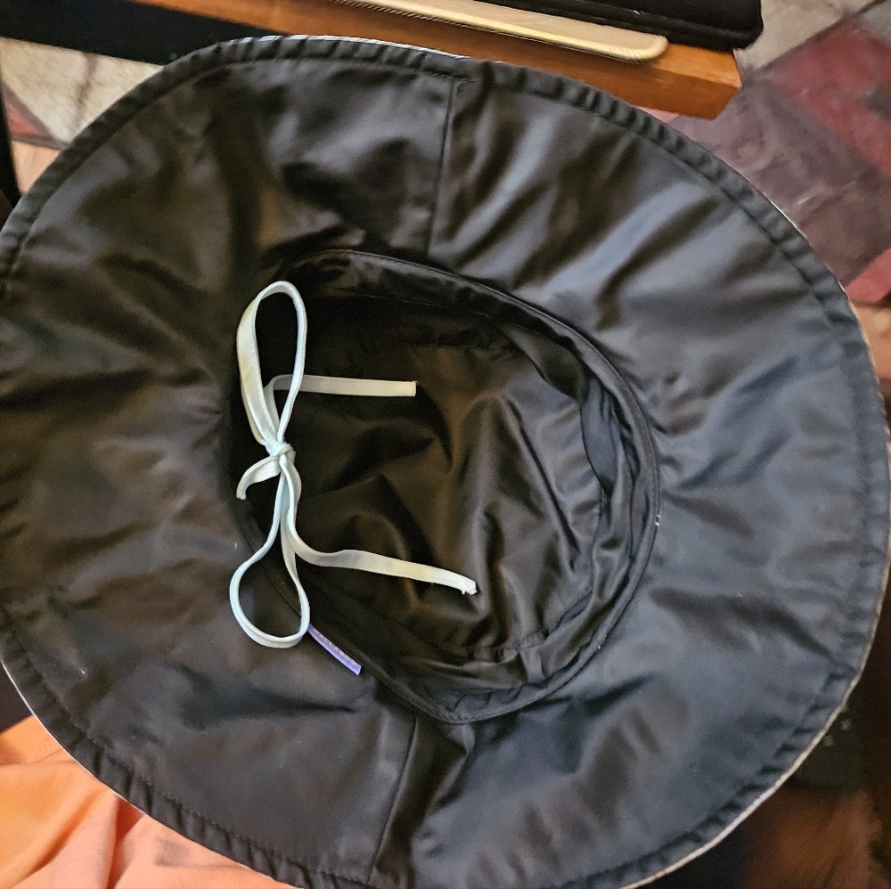 Wallaroo Reversible Bucket Hat - image 8